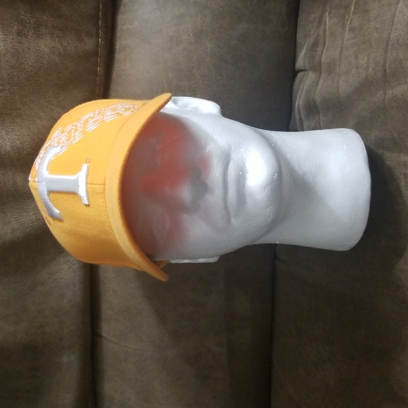 MENS HAT - Picture 1 of 5